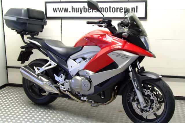 Honda VFR800 (2011) thumbnail 1