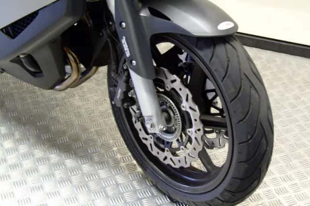 Honda VFR800 (2011) thumbnail 2