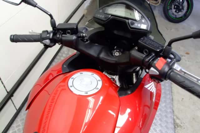 Honda VFR800 (2011) thumbnail 4