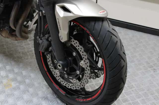 Kawsaki Z650 Naked (2017) thumbnail 2