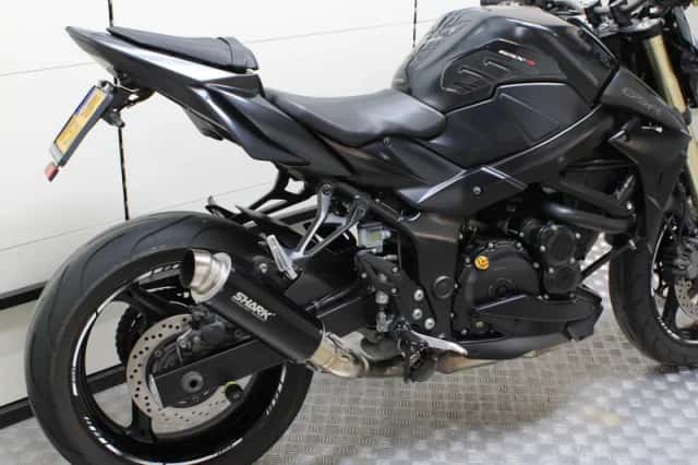 Suzuki GSR750 (2015) thumbnail 3