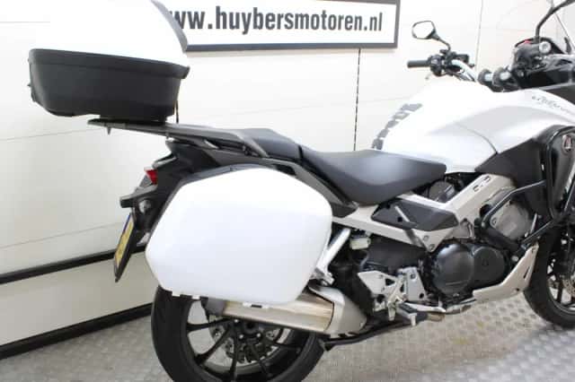 Honda VFR 800 X Crossrunner (2016) thumbnail 3