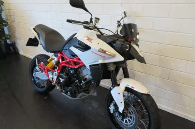 Moto Morini GRANDPASSO 1200 OHLINS (2010) thumbnail 2