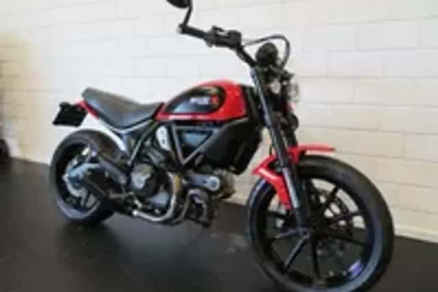 Ducati Scrambler 800 ICON CLASSIC HISTORIE (2016) thumbnail 2