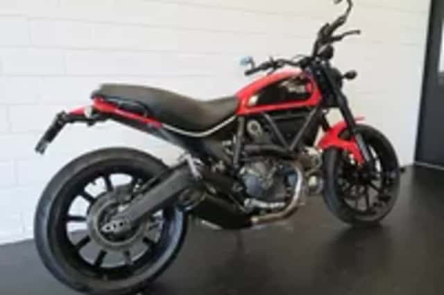 Ducati Scrambler 800 ICON CLASSIC HISTORIE (2016) thumbnail 3
