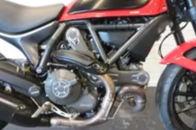 Ducati Scrambler 800 ICON CLASSIC HISTORIE (2016) thumbnail 6