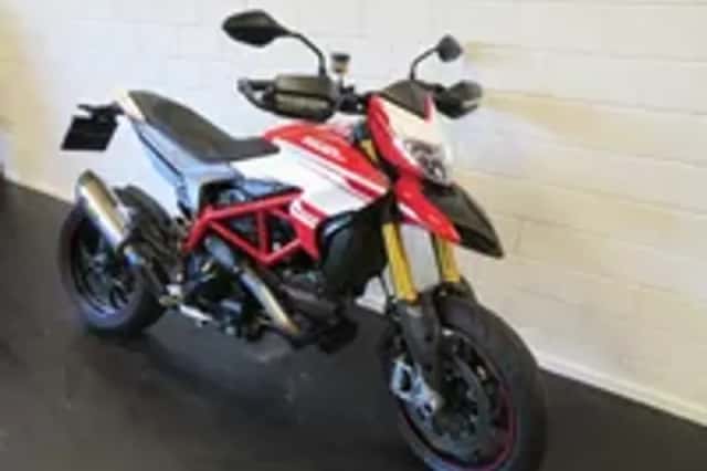 Ducati Hypermotard 939 SP ABS AKRA VET!! (2016) thumbnail 2