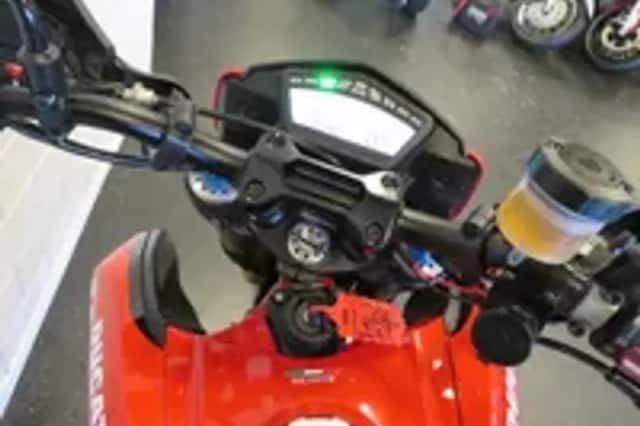 Ducati Hypermotard 939 SP ABS AKRA VET!! (2016) thumbnail 5