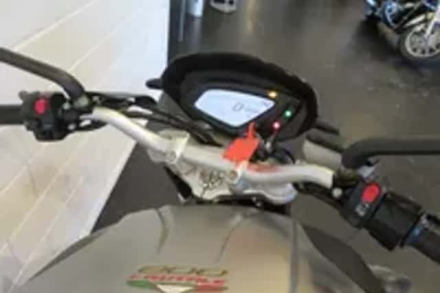 MV Agusta Brutale 675 SUPER FRAAI! (2013) thumbnail 5