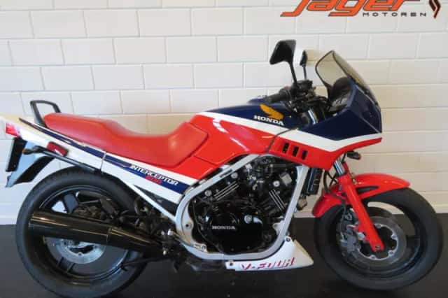Honda VF 500 F 2 (1986) thumbnail 1