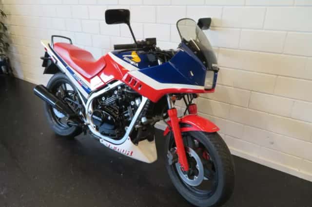 Honda VF 500 F 2 (1986) thumbnail 2