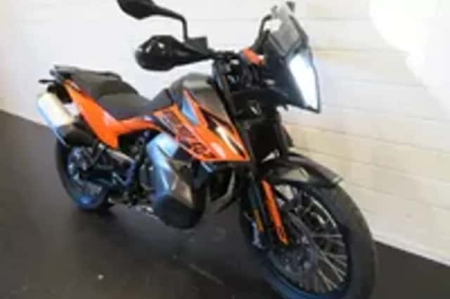 KTM 890 ADVENTURE (2022) thumbnail 2