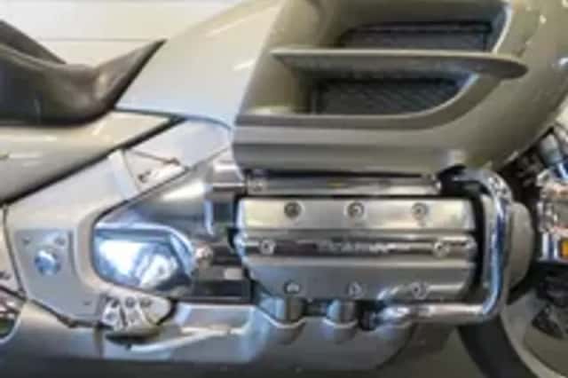 Honda GL 1800 GOLDWING ZEER VOL EN STRAK! (2004) thumbnail 5
