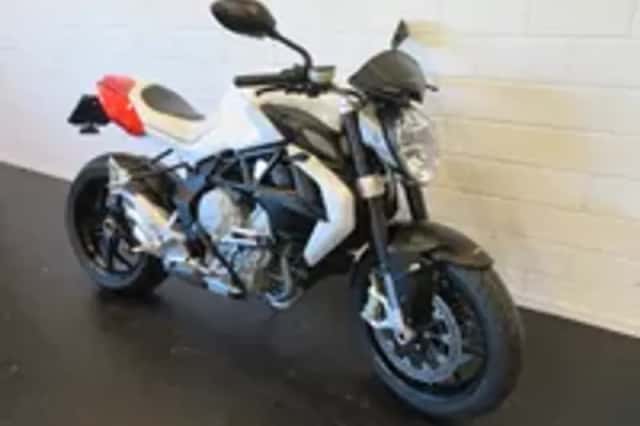 MV Agusta Brutale 800 (2015) thumbnail 2