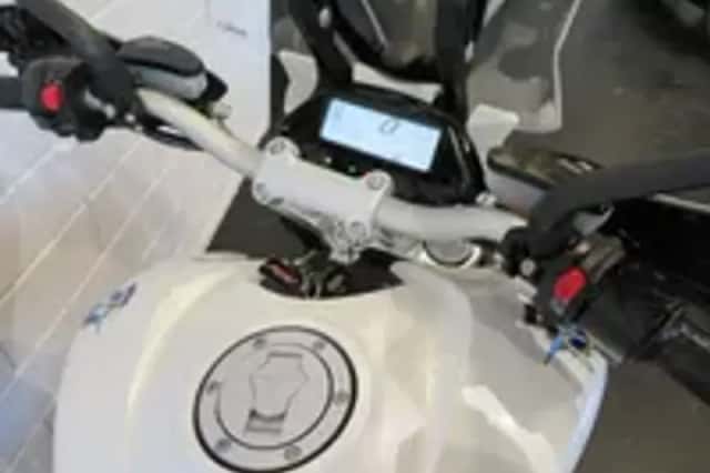MV Agusta Stradale 800 ABS RIVALE (2017) thumbnail 5