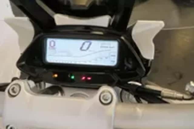 MV Agusta Stradale 800 ABS RIVALE (2017) thumbnail 6