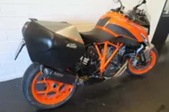 KTM DUKE SUPER 1290 GT (2020) thumbnail 3