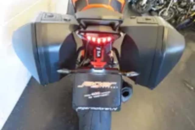 KTM DUKE SUPER 1290 GT (2020) thumbnail 4