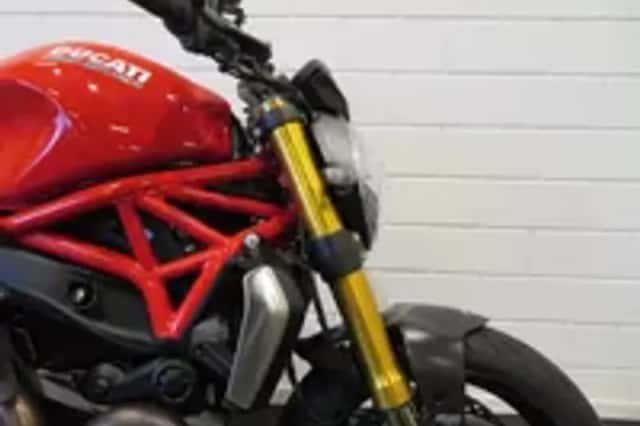 Ducati Monster 1200 S (2015) thumbnail 4