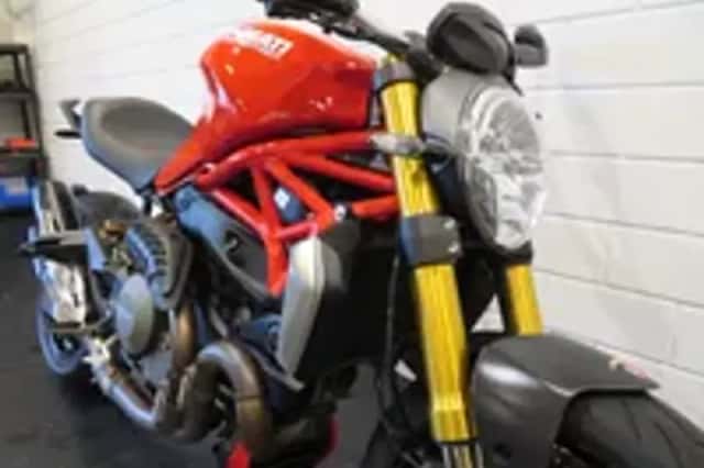Ducati Monster 1200 S (2015) thumbnail 5