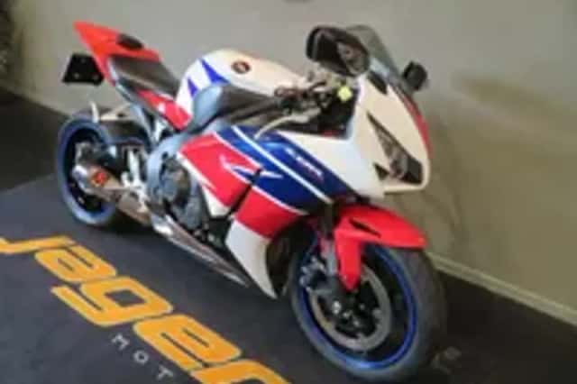 Honda CBR 1000 RR FIREBLADE ZEER FRAAI! (2014) thumbnail 2