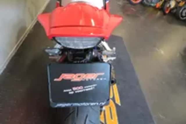 Honda CBR 1000 RR FIREBLADE ZEER FRAAI! (2014) thumbnail 4