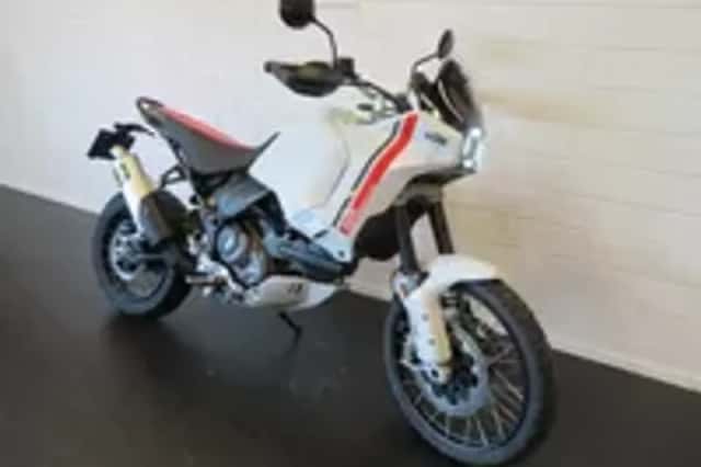 Ducati DesertX (2022) thumbnail 2