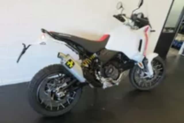 Ducati DesertX (2022) thumbnail 3