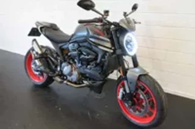 Ducati Monster 937 + 950 SUPER GAAF! (2022) thumbnail 2