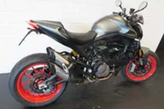 Ducati Monster 937 + 950 SUPER GAAF! (2022) thumbnail 3