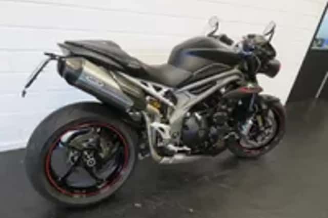 Triumph Speed Triple 1050 RS ARROW PERFECT! (2018) thumbnail 3