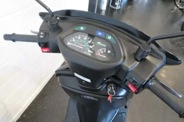 Yamaha XC 125 TR (1999) thumbnail 5