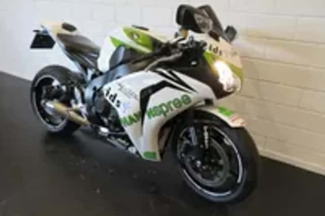 Honda CBR 1000 RR FIREBLADE HANSPREE TOP! (2011) thumbnail 2