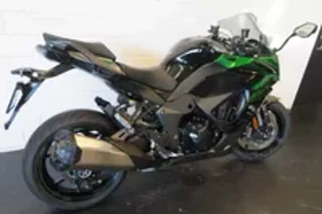 Kawasaki Ninja 1000SX TOURING PERFECT!! (2024) thumbnail 3