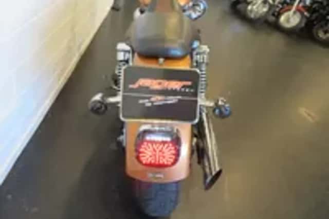 Harley-Davidson Super Glide FXDC DYNA SCREMING (2009) thumbnail 4