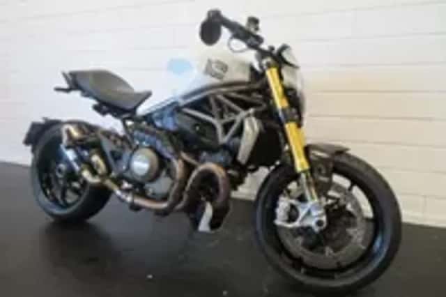 Ducati Monster 1200 S (2014) thumbnail 2