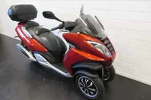 Peugeot Metropolis 400 SUPER! (2014) thumbnail 2