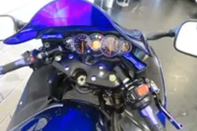 Suzuki Hayabusa GSX 1300 SUPERSTRAK! (2011) thumbnail 5