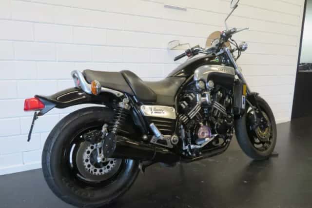 Yamaha V-MAX 1200 (1998) thumbnail 3