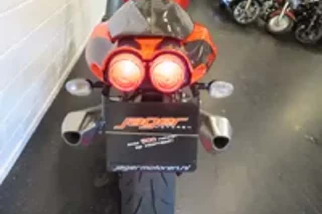 Aprilia Tuono 1000 R V2 LASER (2004) thumbnail 4