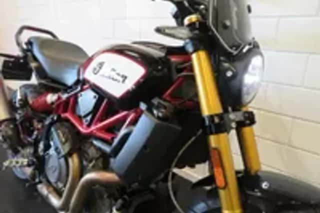 Indian FTR 1200 S RACE AKRA (2019) thumbnail 4