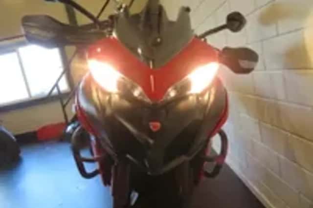 Ducati Multistrada V2 (2024) thumbnail 4