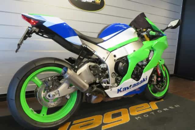 Kawasaki ZX-10R (2024) thumbnail 3