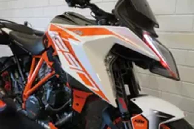 KTM 1290 SUPER DUKE GT TECHPACK AKRA (2019) thumbnail 3