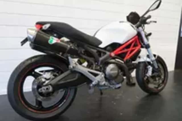 Ducati Monster DUCATI 696 WHITE EDITION! (2008) thumbnail 3