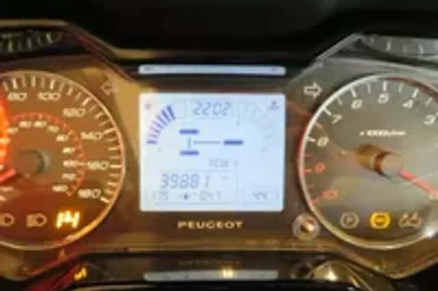 Peugeot Metropolis 400 (2017) thumbnail 5