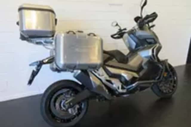 Honda X-ADV 750 ABS DCT (2020) thumbnail 3