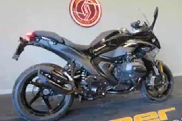 BMW R 1300 RS TRIPLE BLACK 1E EIG! HIST (2025) thumbnail 3