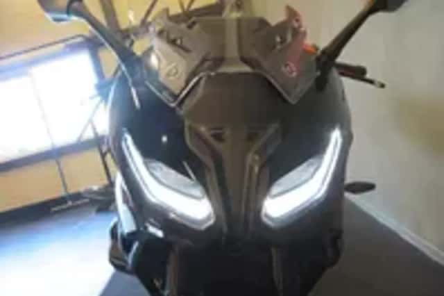 BMW R 1300 RS TRIPLE BLACK 1E EIG! HIST (2025) thumbnail 4