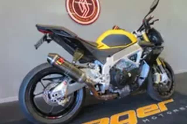 Aprilia Tuono V4 APRC CARBON SPECIAL AKRA! (2011) thumbnail 3